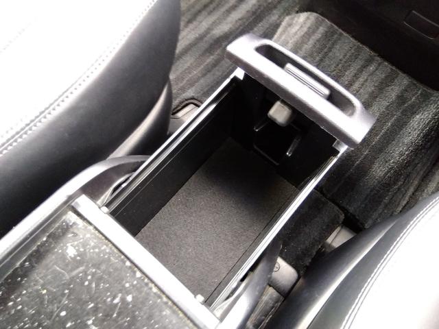 エスティマ アエラス プレミアムエディション★純正9インチナビ★フルセグ TV★CD,DVD再生★Bluetooth再生★革巻きステアリング★クルーズコントロール★フリップダウンモニター★パワーシート★両側パワースライドドア★バックカメラ★電格ミラー★HIDオートライト★(53枚目)