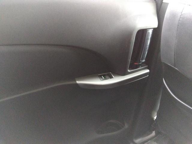 エスティマ アエラス プレミアムエディション★純正9インチナビ★フルセグ TV★CD,DVD再生★Bluetooth再生★革巻きステアリング★クルーズコントロール★フリップダウンモニター★パワーシート★両側パワースライドドア★バックカメラ★電格ミラー★HIDオートライト★(62枚目)