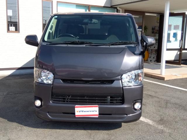 ハイエースバン スーパーＧＬ　ダークプライム★ナビフルセグＴＶ★フリップダウ　ンモニター★バックカメラ★ＬＥＤオートライト★両側パワースライドドア★バッドフェイス★ｅｓｓｅｘローダウン★ベッドキッド★バレンティＬＥＤドアミラーウィンカー★ステアリングリモコン★スマートキー★（4枚目）