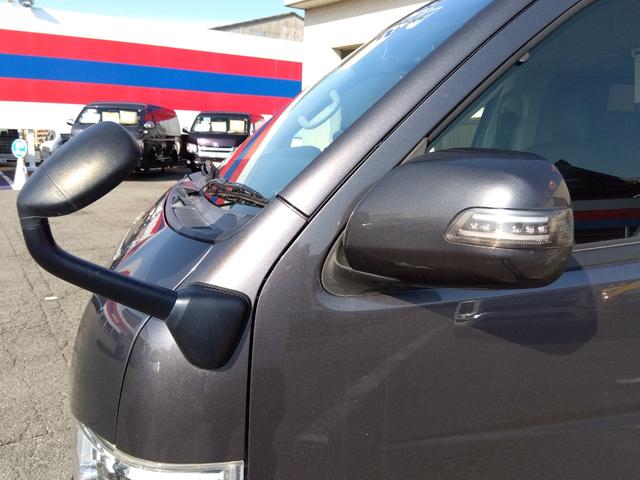 ハイエースバン スーパーＧＬ　ダークプライム★ナビフルセグＴＶ★フリップダウ　ンモニター★バックカメラ★ＬＥＤオートライト★両側パワースライドドア★バッドフェイス★ｅｓｓｅｘローダウン★ベッドキッド★バレンティＬＥＤドアミラーウィンカー★ステアリングリモコン★スマートキー★（16枚目）