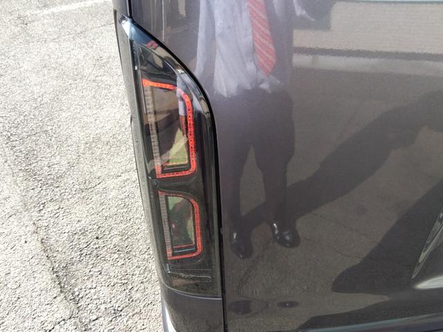 ハイエースバン スーパーＧＬ　ダークプライム★ナビフルセグＴＶ★フリップダウ　ンモニター★バックカメラ★ＬＥＤオートライト★両側パワースライドドア★バッドフェイス★ｅｓｓｅｘローダウン★ベッドキッド★バレンティＬＥＤドアミラーウィンカー★ステアリングリモコン★スマートキー★（20枚目）