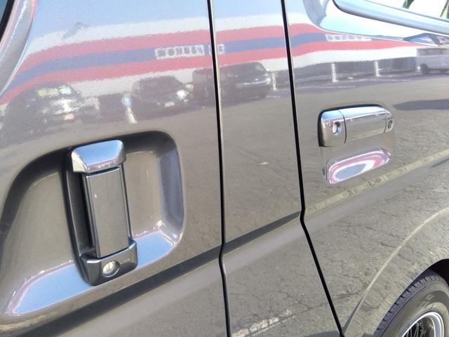 ハイエースバン スーパーＧＬ　ダークプライム★ナビフルセグＴＶ★フリップダウ　ンモニター★バックカメラ★ＬＥＤオートライト★両側パワースライドドア★バッドフェイス★ｅｓｓｅｘローダウン★ベッドキッド★バレンティＬＥＤドアミラーウィンカー★ステアリングリモコン★スマートキー★（23枚目）