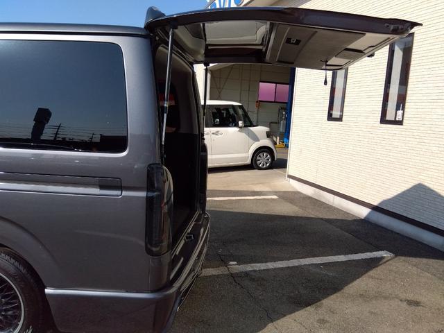 ハイエースバン スーパーＧＬ　ダークプライム★ナビフルセグＴＶ★フリップダウ　ンモニター★バックカメラ★ＬＥＤオートライト★両側パワースライドドア★バッドフェイス★ｅｓｓｅｘローダウン★ベッドキッド★バレンティＬＥＤドアミラーウィンカー★ステアリングリモコン★スマートキー★（45枚目）