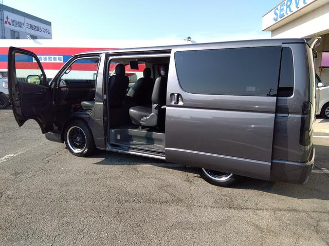 ハイエースバン スーパーＧＬ　ダークプライム★ナビフルセグＴＶ★フリップダウ　ンモニター★バックカメラ★ＬＥＤオートライト★両側パワースライドドア★バッドフェイス★ｅｓｓｅｘローダウン★ベッドキッド★バレンティＬＥＤドアミラーウィンカー★ステアリングリモコン★スマートキー★（52枚目）