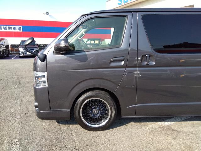 ハイエースバン スーパーＧＬ　ダークプライム★ナビフルセグＴＶ★フリップダウ　ンモニター★バックカメラ★ＬＥＤオートライト★両側パワースライドドア★バッドフェイス★ｅｓｓｅｘローダウン★ベッドキッド★バレンティＬＥＤドアミラーウィンカー★ステアリングリモコン★スマートキー★（53枚目）