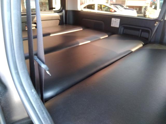ハイエースバン スーパーＧＬ　ダークプライム★ナビフルセグＴＶ★フリップダウ　ンモニター★バックカメラ★ＬＥＤオートライト★両側パワースライドドア★バッドフェイス★ｅｓｓｅｘローダウン★ベッドキッド★バレンティＬＥＤドアミラーウィンカー★ステアリングリモコン★スマートキー★（58枚目）