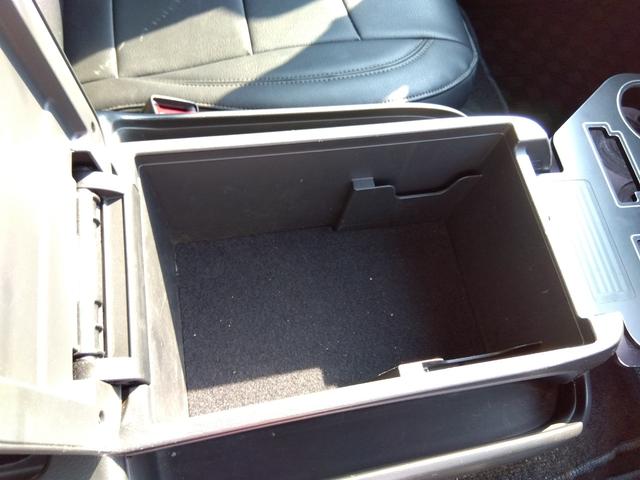 ハイエースバン スーパーＧＬ　ダークプライム★ナビフルセグＴＶ★フリップダウ　ンモニター★バックカメラ★ＬＥＤオートライト★両側パワースライドドア★バッドフェイス★ｅｓｓｅｘローダウン★ベッドキッド★バレンティＬＥＤドアミラーウィンカー★ステアリングリモコン★スマートキー★（67枚目）