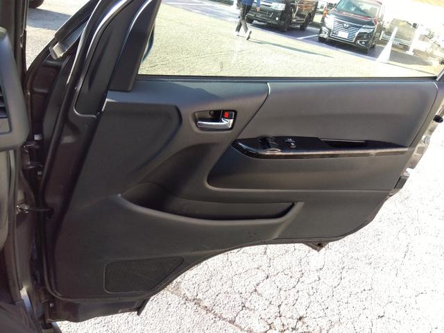 ハイエースバン スーパーＧＬ　ダークプライム★ナビフルセグＴＶ★フリップダウ　ンモニター★バックカメラ★ＬＥＤオートライト★両側パワースライドドア★バッドフェイス★ｅｓｓｅｘローダウン★ベッドキッド★バレンティＬＥＤドアミラーウィンカー★ステアリングリモコン★スマートキー★（75枚目）