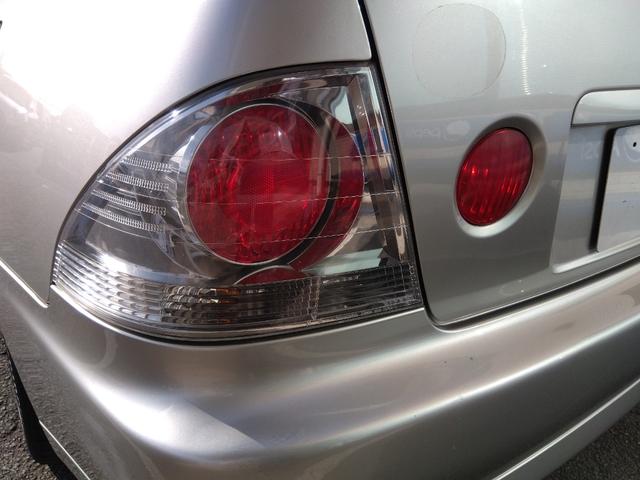 ★純正１７インチアルミホイール★カロッツェリアメモリーナビ★地デジＴＶ★ＣＤ，ＤＶＤ再生★Ｂｌｕｅｔｏｏｔｈオーディオ★ＥＴＣ★革巻ステアリング★キーレスキー★オートエアコン★パワーウィンドウ★