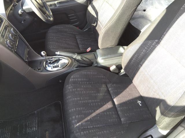 ★純正１７インチアルミホイール★カロッツェリアメモリーナビ★地デジＴＶ★ＣＤ，ＤＶＤ再生★Ｂｌｕｅｔｏｏｔｈオーディオ★ＥＴＣ★革巻ステアリング★キーレスキー★オートエアコン★パワーウィンドウ★