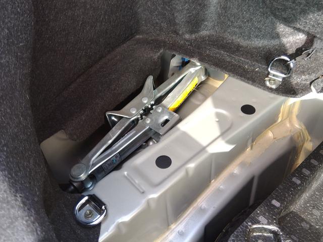 ★純正１７インチアルミホイール★カロッツェリアメモリーナビ★地デジＴＶ★ＣＤ，ＤＶＤ再生★Ｂｌｕｅｔｏｏｔｈオーディオ★ＥＴＣ★革巻ステアリング★キーレスキー★オートエアコン★パワーウィンドウ★