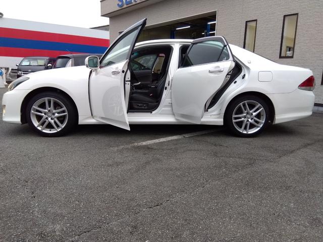 ★メーカーナビ★フルセグＴＶ★バックカメラ★ステアリングリモコン★コムテック前後ドラレコ★ウッド調パネル★ＨＩＤオートライト★フォグ★本革シート★パワーシート★シートヒーター＆ベンチレーション★