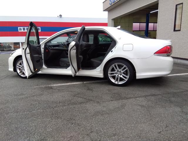 ★メーカーナビ★フルセグＴＶ★バックカメラ★ステアリングリモコン★コムテック前後ドラレコ★ウッド調パネル★ＨＩＤオートライト★フォグ★本革シート★パワーシート★シートヒーター＆ベンチレーション★