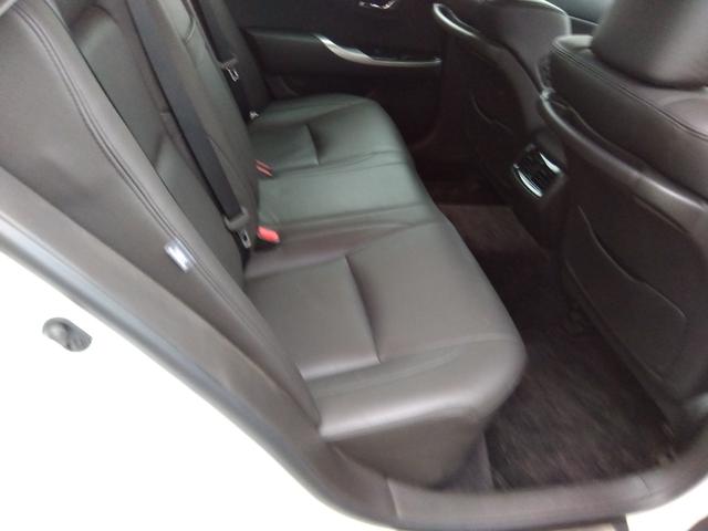 ★メーカーナビ★フルセグＴＶ★バックカメラ★ステアリングリモコン★コムテック前後ドラレコ★ウッド調パネル★ＨＩＤオートライト★フォグ★本革シート★パワーシート★シートヒーター＆ベンチレーション★