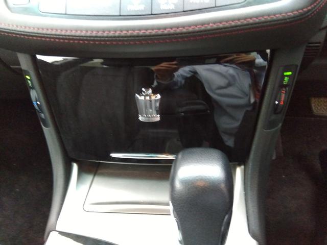 ★メーカーナビ★フルセグＴＶ★バックカメラ★ステアリングリモコン★コムテック前後ドラレコ★ウッド調パネル★ＨＩＤオートライト★フォグ★本革シート★パワーシート★シートヒーター＆ベンチレーション★