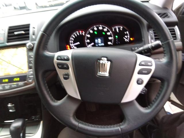 ★メーカーナビ★フルセグＴＶ★バックカメラ★ステアリングリモコン★コムテック前後ドラレコ★ウッド調パネル★ＨＩＤオートライト★フォグ★本革シート★パワーシート★シートヒーター＆ベンチレーション★