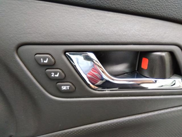 ★メーカーナビ★フルセグＴＶ★バックカメラ★ステアリングリモコン★コムテック前後ドラレコ★ウッド調パネル★ＨＩＤオートライト★フォグ★本革シート★パワーシート★シートヒーター＆ベンチレーション★