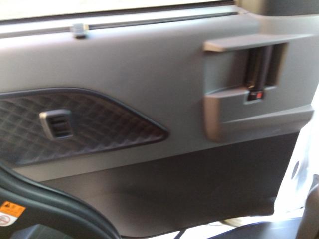 タント カスタムＸ★ナビ★フルセグＴＶ★両側パワースライドドア★　助手席ロングスライドシート★コーナーセンサー★衝突被害軽減ブレーキ★車線逸脱警報★シートヒーター★オート格納ミラー★ブラウン調シートカバー★ステアリングリモコン★コムテックドライブレコーダー★（40枚目）