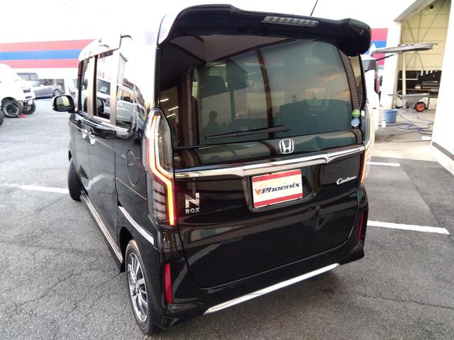 N-BOXカスタム L★純正8インチプレミアムインターナビ★フルセグTV★バック カメラ★ステアリングリモコン★両側パワースライドドア★車線逸脱警報★衝突被害軽減ブレーキ★コーナーセンサー★LEDオートライト★LEDフォグ★ロールサンシェード★シートバックテーブル★シートヒーター★(8枚目)