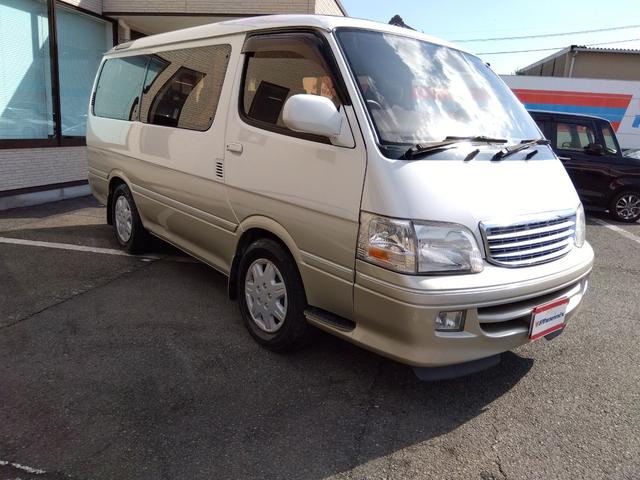 ハイエースワゴン リビングサルーンＥＸ★トリプルムーンルーフ★回転シート★　３列シート★パワステ★パワーウィンドウ★ダブルエアコン★運転席・助手席エアバック有★ＥＴＣ★オートマ車★（5枚目）