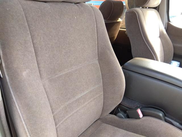 ハイエースワゴン リビングサルーンＥＸ★トリプルムーンルーフ★回転シート★　３列シート★パワステ★パワーウィンドウ★ダブルエアコン★運転席・助手席エアバック有★ＥＴＣ★オートマ車★（28枚目）