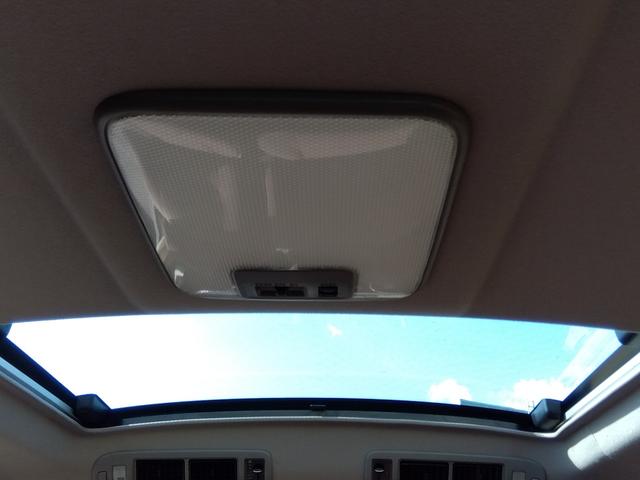 ハイエースワゴン リビングサルーンＥＸ★トリプルムーンルーフ★回転シート★　３列シート★パワステ★パワーウィンドウ★ダブルエアコン★運転席・助手席エアバック有★ＥＴＣ★オートマ車★（41枚目）