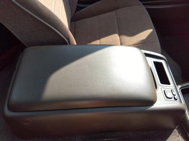 ハイエースワゴン リビングサルーンＥＸ★トリプルムーンルーフ★回転シート★　３列シート★パワステ★パワーウィンドウ★ダブルエアコン★運転席・助手席エアバック有★ＥＴＣ★オートマ車★（67枚目）