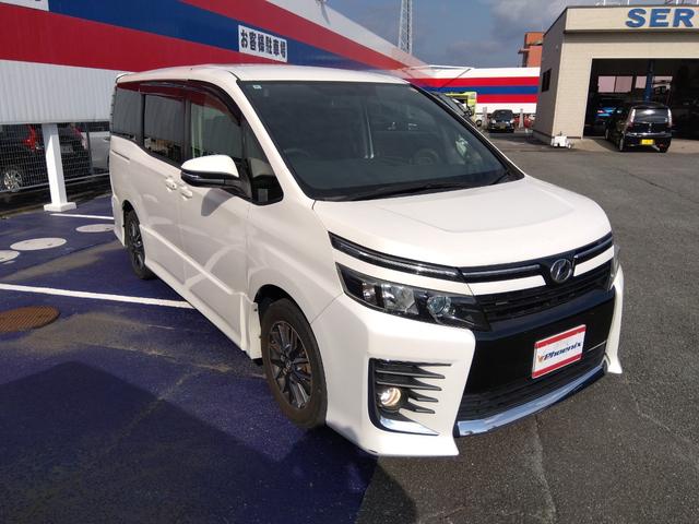 ヴォクシー ＺＳ★純正ナビ★フルセグＴＶ★純正フリップダウンモニター★　バックカメラ★ステアリングリモコン★両側パワースライドドア★ＭＴモード★７人乗り★革巻ステアリング★ロールサンシェード★オート格納ミラー★スマートキー★プッシュスタート★ＣＤ，ＤＶＤ再生★ラジオ★（6枚目）