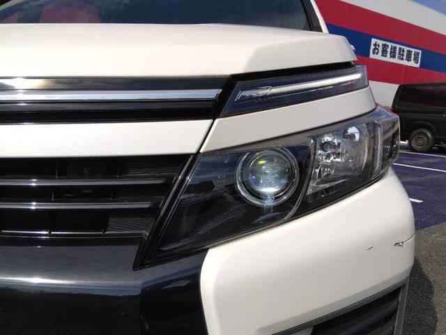 ヴォクシー ＺＳ★純正ナビ★フルセグＴＶ★純正フリップダウンモニター★　バックカメラ★ステアリングリモコン★両側パワースライドドア★ＭＴモード★７人乗り★革巻ステアリング★ロールサンシェード★オート格納ミラー★スマートキー★プッシュスタート★ＣＤ，ＤＶＤ再生★ラジオ★（13枚目）