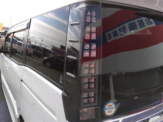 ヴォクシー ＺＳ★純正ナビ★フルセグＴＶ★純正フリップダウンモニター★　バックカメラ★ステアリングリモコン★両側パワースライドドア★ＭＴモード★７人乗り★革巻ステアリング★ロールサンシェード★オート格納ミラー★スマートキー★プッシュスタート★ＣＤ，ＤＶＤ再生★ラジオ★（16枚目）