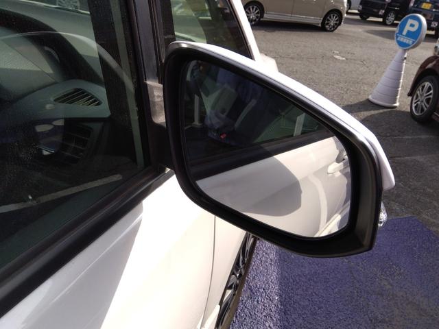 ヴォクシー ＺＳ★純正ナビ★フルセグＴＶ★純正フリップダウンモニター★　バックカメラ★ステアリングリモコン★両側パワースライドドア★ＭＴモード★７人乗り★革巻ステアリング★ロールサンシェード★オート格納ミラー★スマートキー★プッシュスタート★ＣＤ，ＤＶＤ再生★ラジオ★（22枚目）