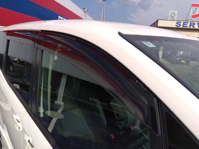 ヴォクシー ＺＳ★純正ナビ★フルセグＴＶ★純正フリップダウンモニター★　バックカメラ★ステアリングリモコン★両側パワースライドドア★ＭＴモード★７人乗り★革巻ステアリング★ロールサンシェード★オート格納ミラー★スマートキー★プッシュスタート★ＣＤ，ＤＶＤ再生★ラジオ★（24枚目）