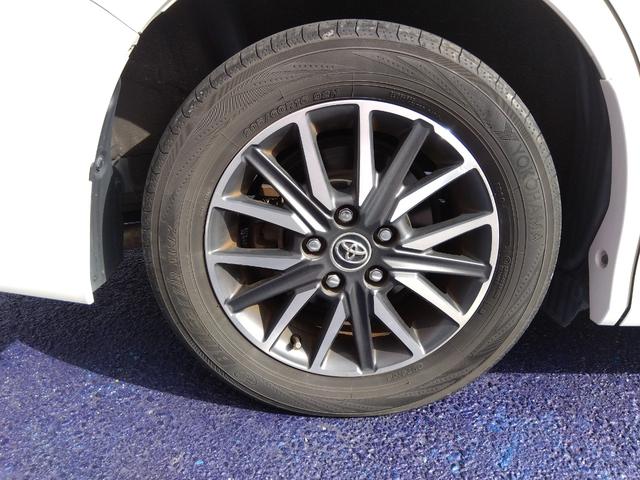 ヴォクシー ＺＳ★純正ナビ★フルセグＴＶ★純正フリップダウンモニター★　バックカメラ★ステアリングリモコン★両側パワースライドドア★ＭＴモード★７人乗り★革巻ステアリング★ロールサンシェード★オート格納ミラー★スマートキー★プッシュスタート★ＣＤ，ＤＶＤ再生★ラジオ★（32枚目）