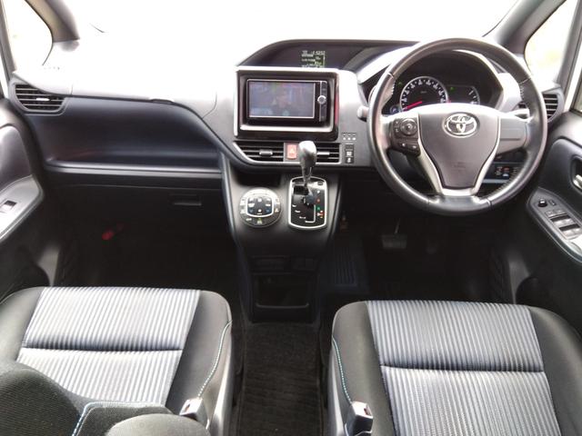 ヴォクシー ＺＳ★純正ナビ★フルセグＴＶ★純正フリップダウンモニター★　バックカメラ★ステアリングリモコン★両側パワースライドドア★ＭＴモード★７人乗り★革巻ステアリング★ロールサンシェード★オート格納ミラー★スマートキー★プッシュスタート★ＣＤ，ＤＶＤ再生★ラジオ★（41枚目）