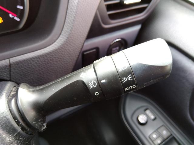 ヴォクシー ＺＳ★純正ナビ★フルセグＴＶ★純正フリップダウンモニター★　バックカメラ★ステアリングリモコン★両側パワースライドドア★ＭＴモード★７人乗り★革巻ステアリング★ロールサンシェード★オート格納ミラー★スマートキー★プッシュスタート★ＣＤ，ＤＶＤ再生★ラジオ★（47枚目）