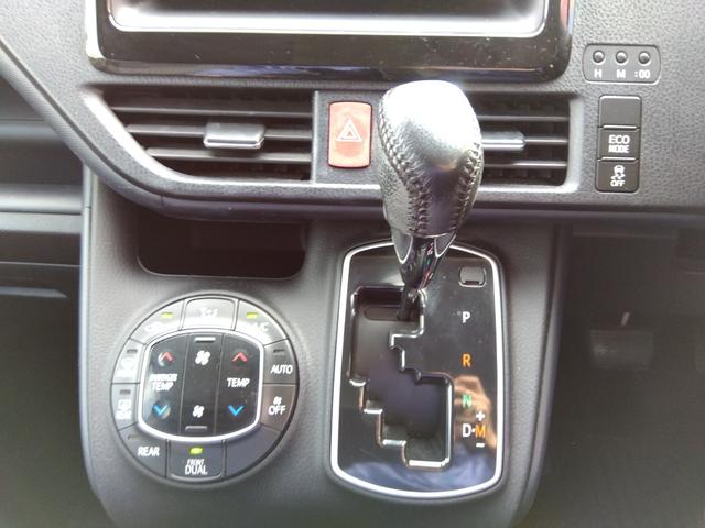 ヴォクシー ＺＳ★純正ナビ★フルセグＴＶ★純正フリップダウンモニター★　バックカメラ★ステアリングリモコン★両側パワースライドドア★ＭＴモード★７人乗り★革巻ステアリング★ロールサンシェード★オート格納ミラー★スマートキー★プッシュスタート★ＣＤ，ＤＶＤ再生★ラジオ★（53枚目）