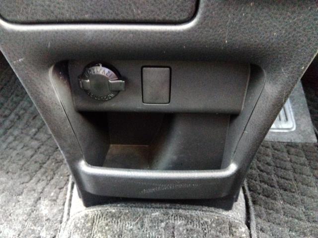 ヴォクシー ＺＳ★純正ナビ★フルセグＴＶ★純正フリップダウンモニター★　バックカメラ★ステアリングリモコン★両側パワースライドドア★ＭＴモード★７人乗り★革巻ステアリング★ロールサンシェード★オート格納ミラー★スマートキー★プッシュスタート★ＣＤ，ＤＶＤ再生★ラジオ★（56枚目）