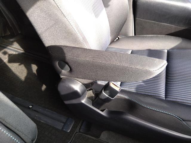 ヴォクシー ＺＳ★純正ナビ★フルセグＴＶ★純正フリップダウンモニター★　バックカメラ★ステアリングリモコン★両側パワースライドドア★ＭＴモード★７人乗り★革巻ステアリング★ロールサンシェード★オート格納ミラー★スマートキー★プッシュスタート★ＣＤ，ＤＶＤ再生★ラジオ★（60枚目）