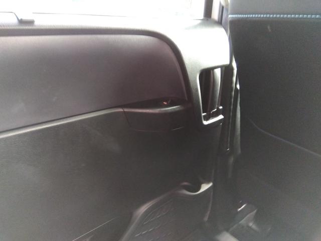 ヴォクシー ＺＳ★純正ナビ★フルセグＴＶ★純正フリップダウンモニター★　バックカメラ★ステアリングリモコン★両側パワースライドドア★ＭＴモード★７人乗り★革巻ステアリング★ロールサンシェード★オート格納ミラー★スマートキー★プッシュスタート★ＣＤ，ＤＶＤ再生★ラジオ★（65枚目）