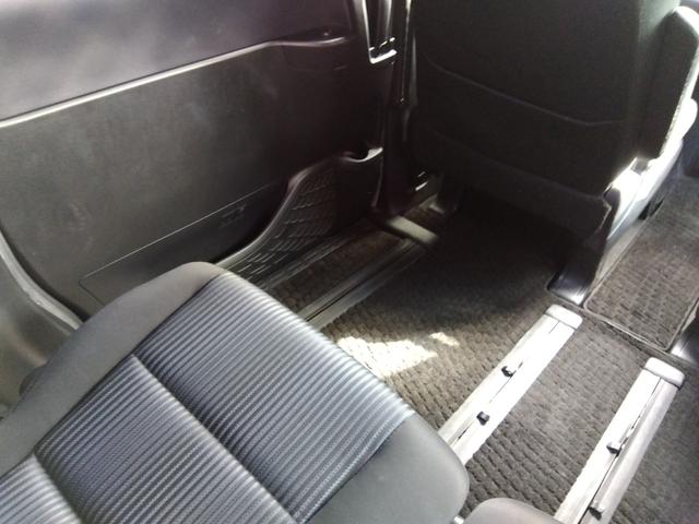 ヴォクシー ＺＳ★純正ナビ★フルセグＴＶ★純正フリップダウンモニター★　バックカメラ★ステアリングリモコン★両側パワースライドドア★ＭＴモード★７人乗り★革巻ステアリング★ロールサンシェード★オート格納ミラー★スマートキー★プッシュスタート★ＣＤ，ＤＶＤ再生★ラジオ★（68枚目）