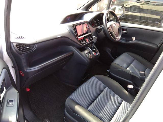 ヴォクシー ＺＳ★純正ナビ★フルセグＴＶ★純正フリップダウンモニター★　バックカメラ★ステアリングリモコン★両側パワースライドドア★ＭＴモード★７人乗り★革巻ステアリング★ロールサンシェード★オート格納ミラー★スマートキー★プッシュスタート★ＣＤ，ＤＶＤ再生★ラジオ★（79枚目）