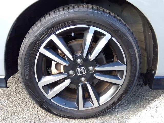 フィット ｅ：ＨＥＶ　ＲＳ★純正９インチナビフルセグＴＶ★ホンダセンシ　ング★ＬＥＤオートライト★パドルシフト★ＳＯＳコール★革巻ステアリング★４輪ディスクブレーキ★ＲＳ専用エクステリア★アームレストコンソール★レーダークルーズコントロール★ビルトインＥＴＣ２．０★（13枚目）