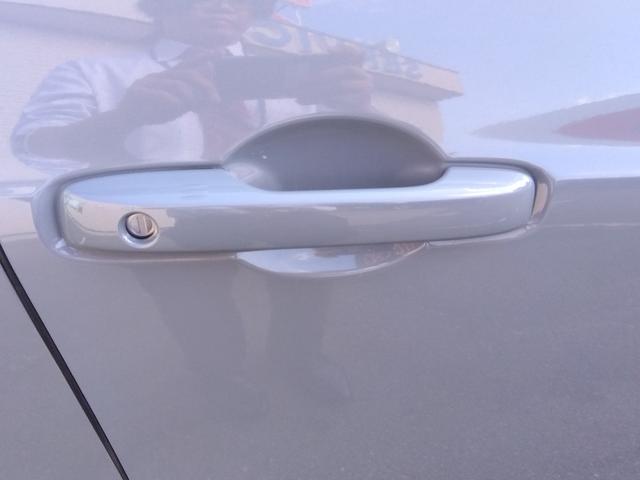 フィット ｅ：ＨＥＶ　ＲＳ★純正９インチナビフルセグＴＶ★ホンダセンシ　ング★ＬＥＤオートライト★パドルシフト★ＳＯＳコール★革巻ステアリング★４輪ディスクブレーキ★ＲＳ専用エクステリア★アームレストコンソール★レーダークルーズコントロール★ビルトインＥＴＣ２．０★（20枚目）