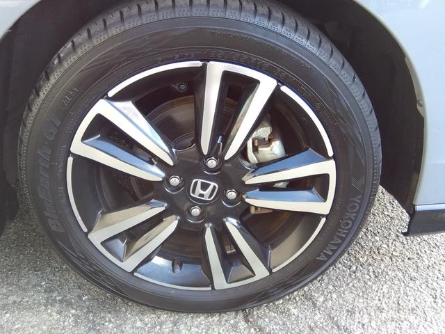 フィット ｅ：ＨＥＶ　ＲＳ★純正９インチナビフルセグＴＶ★ホンダセンシ　ング★ＬＥＤオートライト★パドルシフト★ＳＯＳコール★革巻ステアリング★４輪ディスクブレーキ★ＲＳ専用エクステリア★アームレストコンソール★レーダークルーズコントロール★ビルトインＥＴＣ２．０★（22枚目）