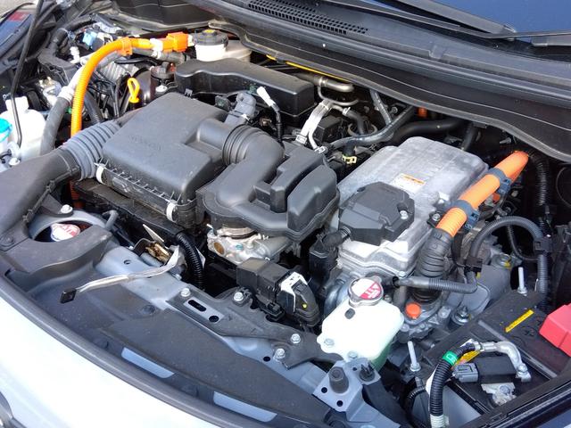 フィット ｅ：ＨＥＶ　ＲＳ★純正９インチナビフルセグＴＶ★ホンダセンシ　ング★ＬＥＤオートライト★パドルシフト★ＳＯＳコール★革巻ステアリング★４輪ディスクブレーキ★ＲＳ専用エクステリア★アームレストコンソール★レーダークルーズコントロール★ビルトインＥＴＣ２．０★（24枚目）