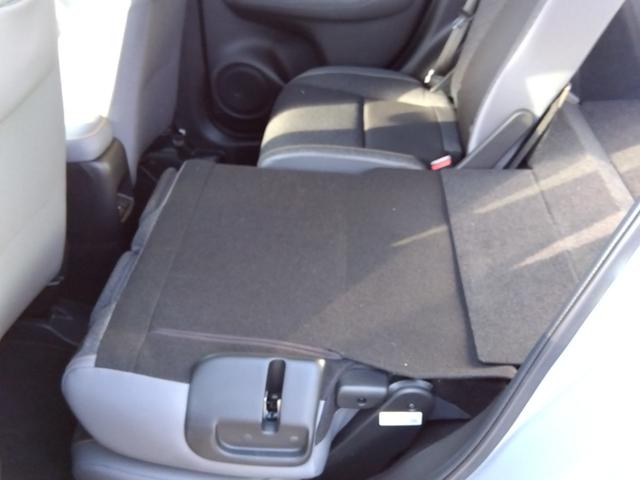 フィット ｅ：ＨＥＶ　ＲＳ★純正９インチナビフルセグＴＶ★ホンダセンシ　ング★ＬＥＤオートライト★パドルシフト★ＳＯＳコール★革巻ステアリング★４輪ディスクブレーキ★ＲＳ専用エクステリア★アームレストコンソール★レーダークルーズコントロール★ビルトインＥＴＣ２．０★（44枚目）