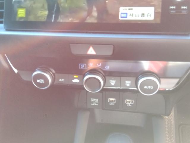 フィット ｅ：ＨＥＶ　ＲＳ★純正９インチナビフルセグＴＶ★ホンダセンシ　ング★ＬＥＤオートライト★パドルシフト★ＳＯＳコール★革巻ステアリング★４輪ディスクブレーキ★ＲＳ専用エクステリア★アームレストコンソール★レーダークルーズコントロール★ビルトインＥＴＣ２．０★（59枚目）