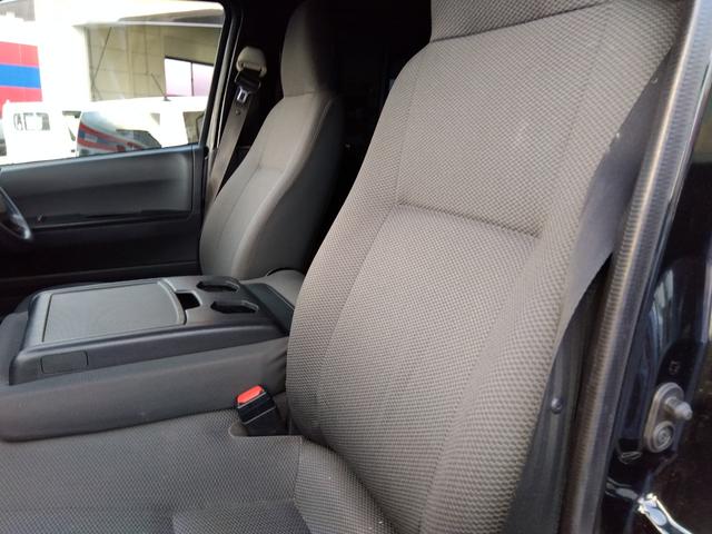 ハイエースバン ロングＤＸ★ワンオーナー★トヨタセーフティセンス★ＬＥＤオー　トライト★オートハイビーム★ＬＥＤフォグ★パノラマモニター★モデリスタエアロ★メッキドアミラー★１０インチ有機ＥＬディスプレイナビ★フルセグＴＶ★Ｂｌｕｅｔｏｏｔｈ再生★ＤＶＤ再生★ビルトインＥＴＣ（30枚目）