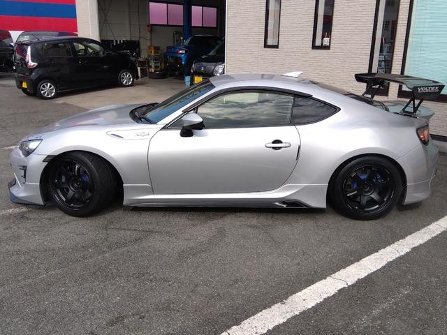 86 GT★純正ナビ★フルセグTV★HKSスーパーチャージャー KIT★GTウィング★ヴァレンティLEDテール★HKS車高調★HKSオイルクーラー★HKSマフラー★TRDエアロ★LEDオートライト★バックカメラ★ETC★前後ドラレコ★NARDIステアリング★(6枚目)