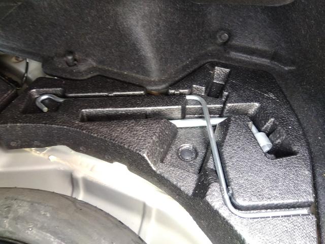 86 GT★純正ナビ★フルセグTV★HKSスーパーチャージャー KIT★GTウィング★ヴァレンティLEDテール★HKS車高調★HKSオイルクーラー★HKSマフラー★TRDエアロ★LEDオートライト★バックカメラ★ETC★前後ドラレコ★NARDIステアリング★(41枚目)